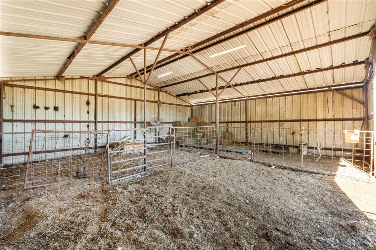 27.67 acres in Navarro County - photo 37