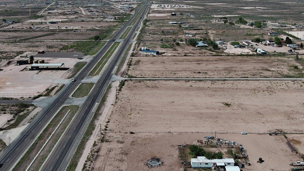1.13 acres in Crane County gallery image 2