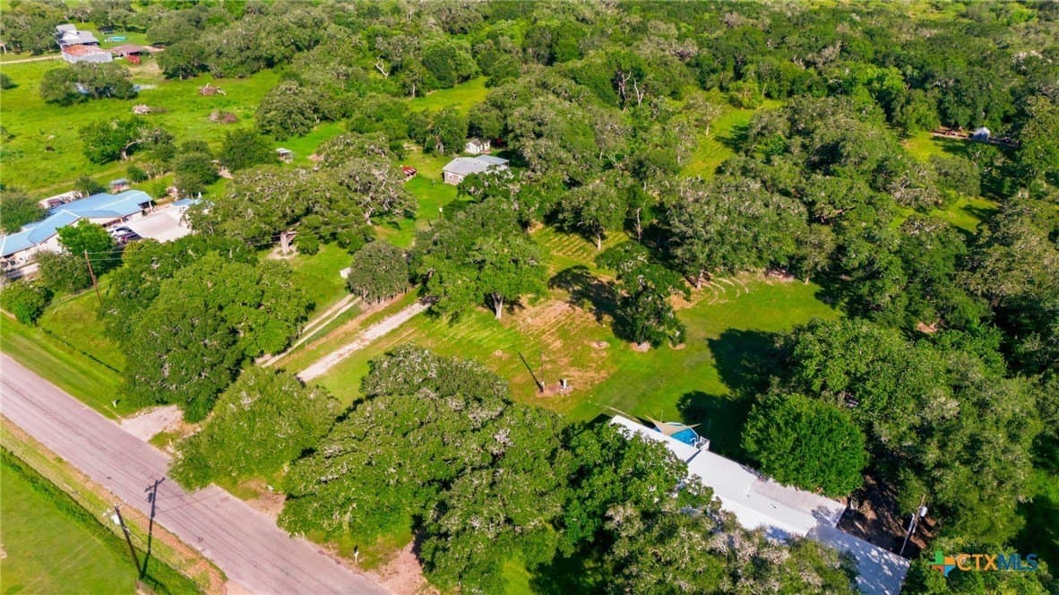 2 acres in Victoria County - photo 8