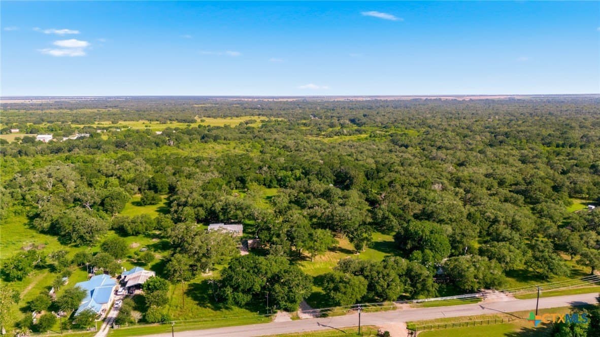 2 acres in Victoria County - photo 9