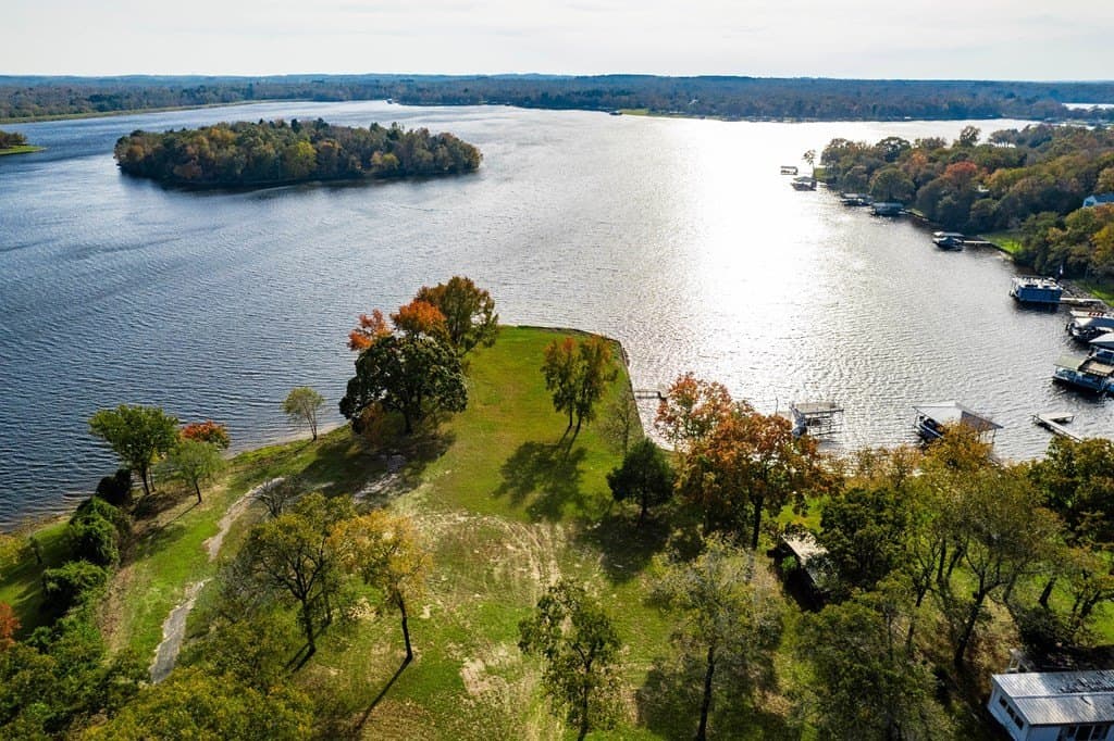 1.28 acres in Henderson County gallery image 2