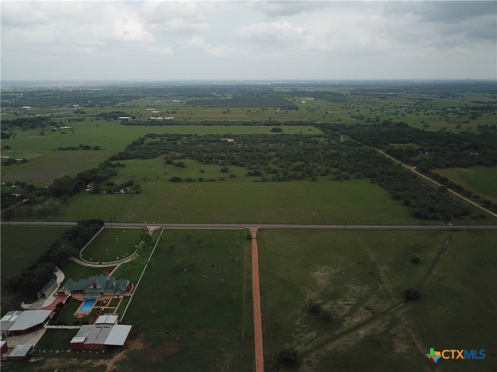 10 acres in Victoria County featured view
