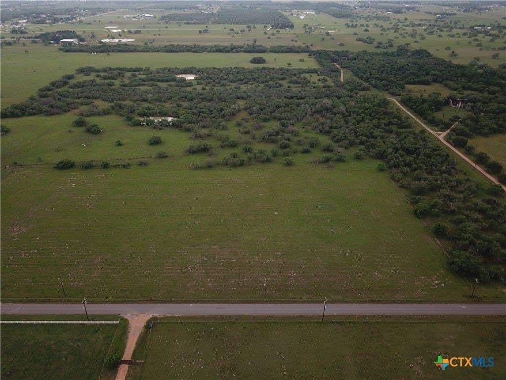 10 acres in Victoria County gallery image 4