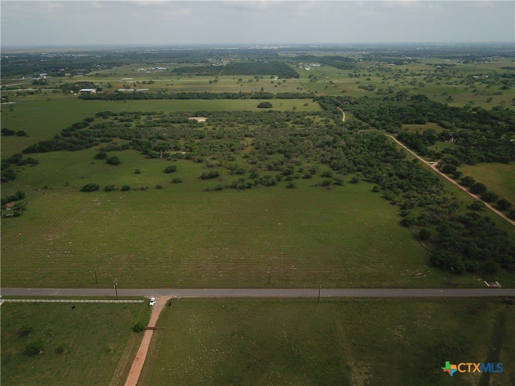 10 acres in Victoria County - photo 8