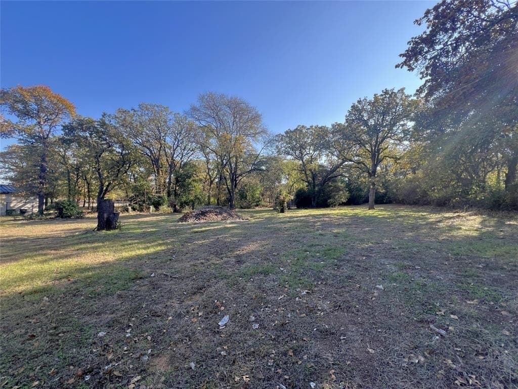 1.91 acres in Tarrant County gallery image 2