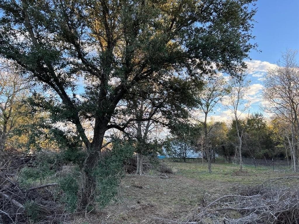 1.03 acres in Hill County