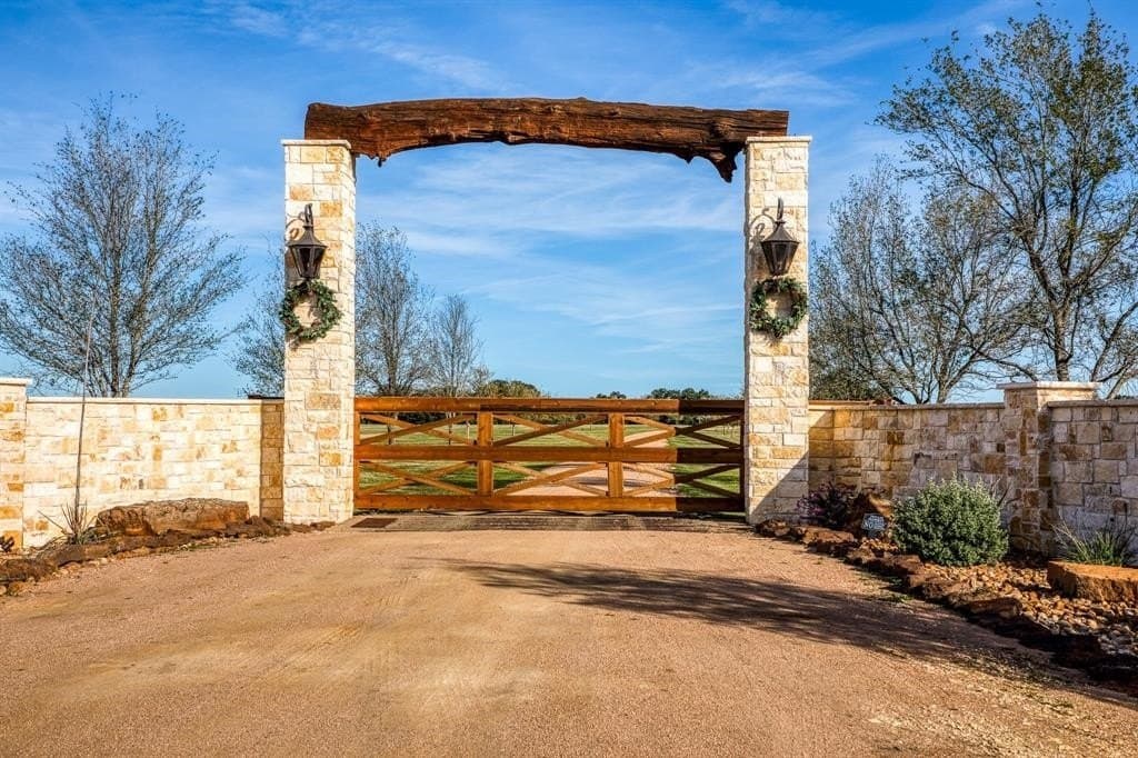 184 acres in Washington County gallery image 3