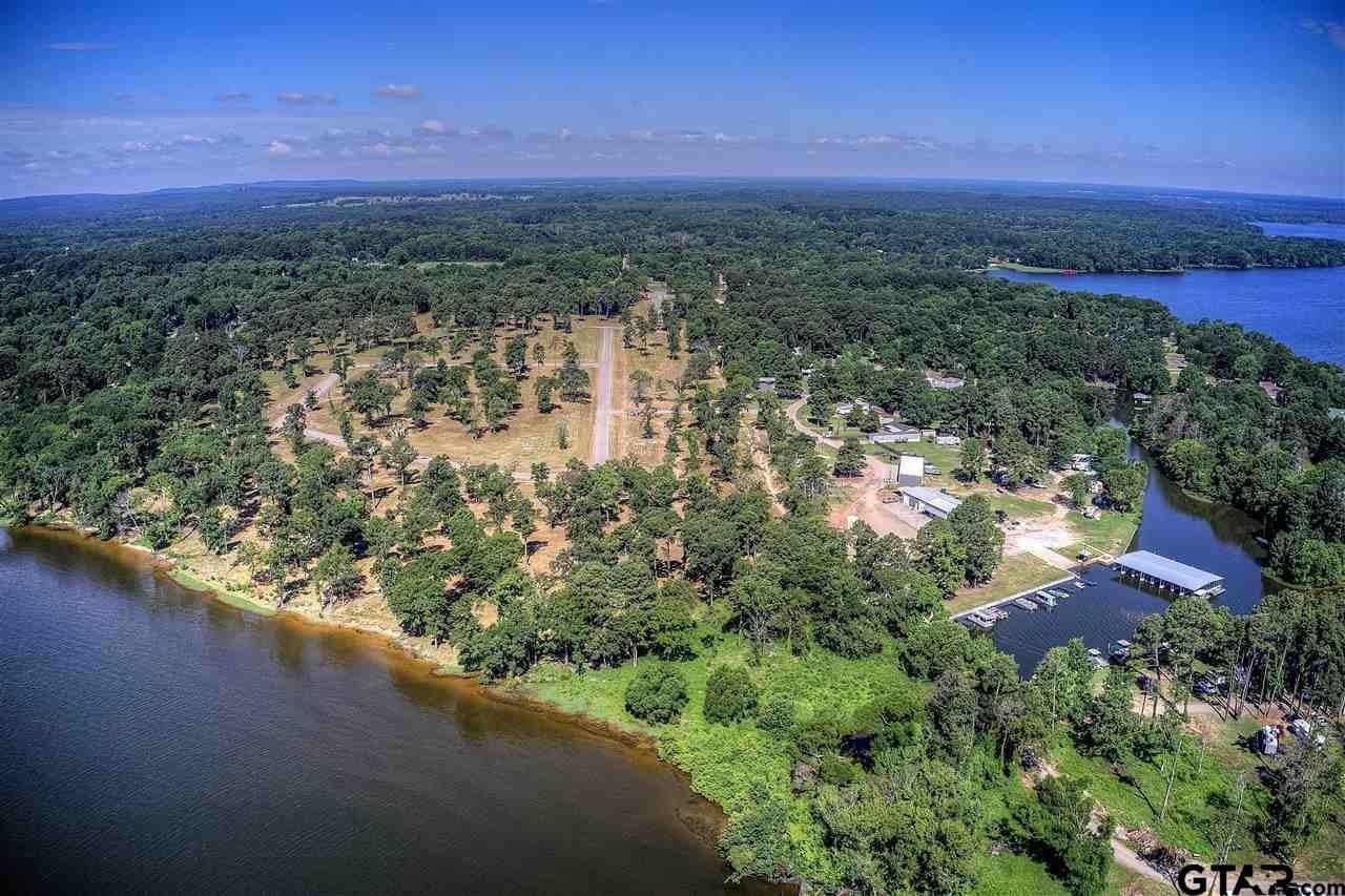 0.84 acres in Henderson County gallery image 4