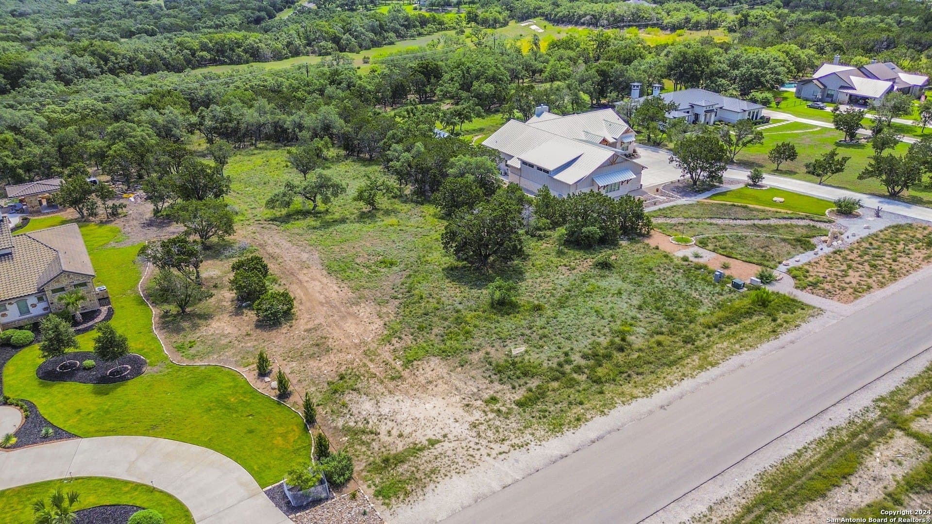 1.81 acres in Comal County gallery image 3