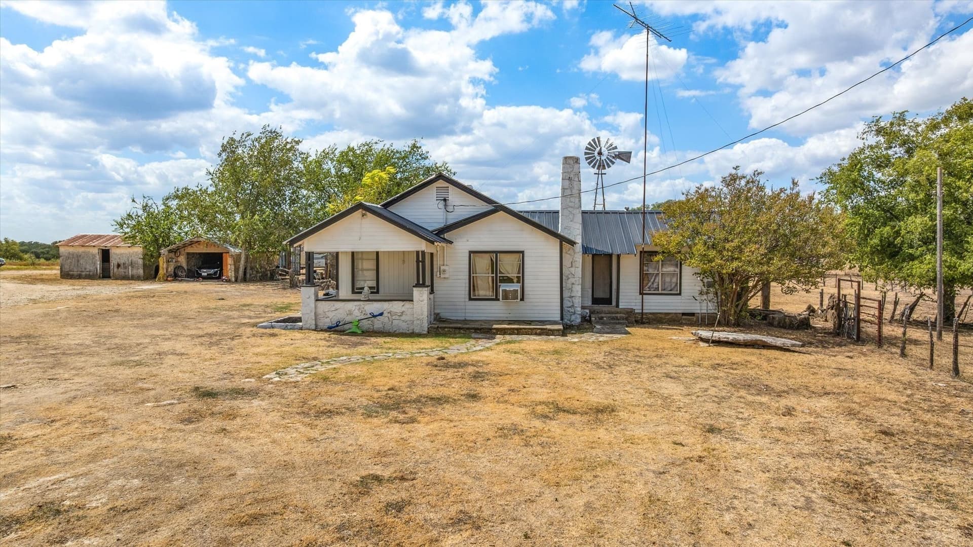 10 acres in Hamilton County - photo 3