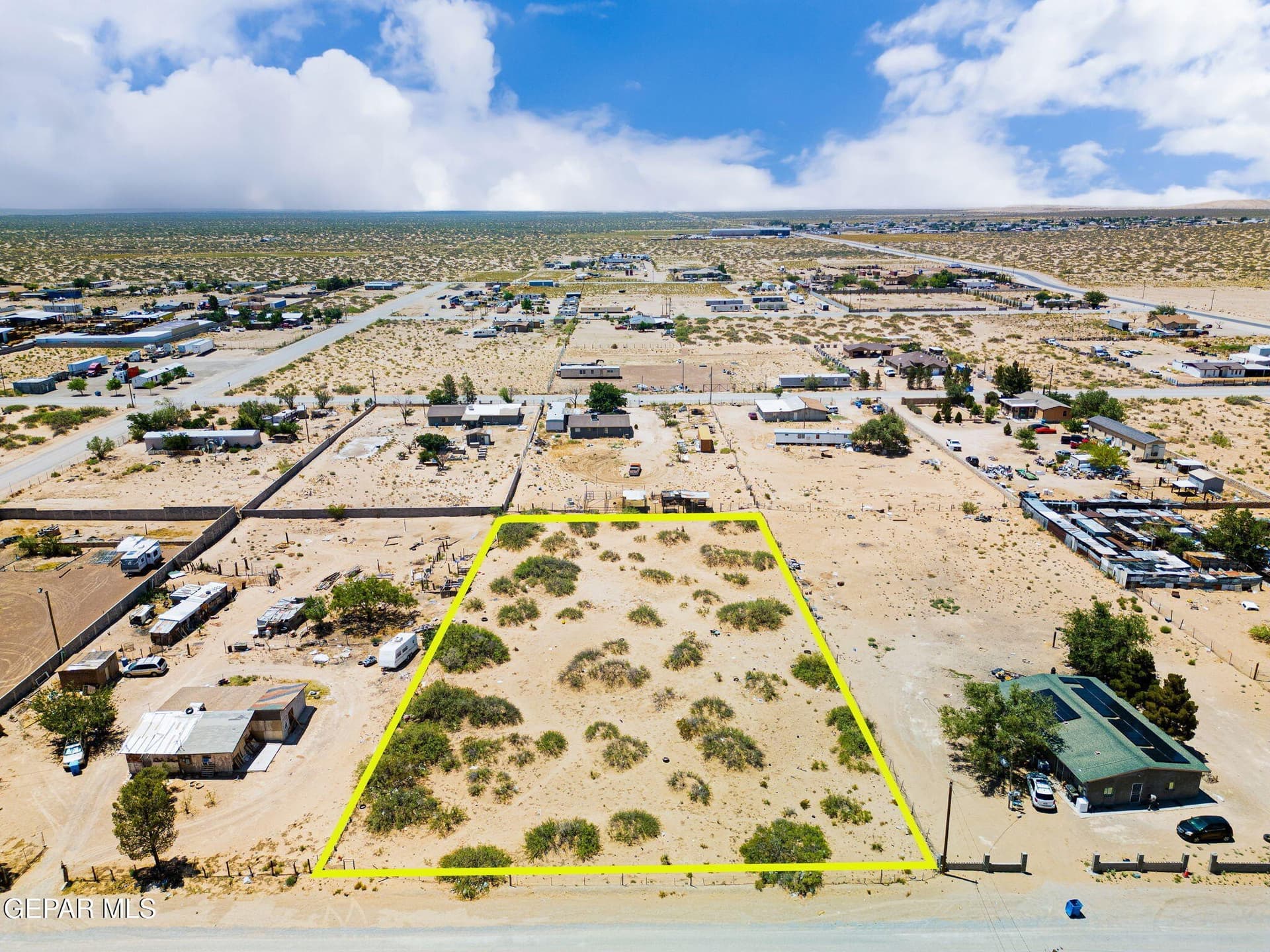 1.13 acres in El Paso County gallery image 2