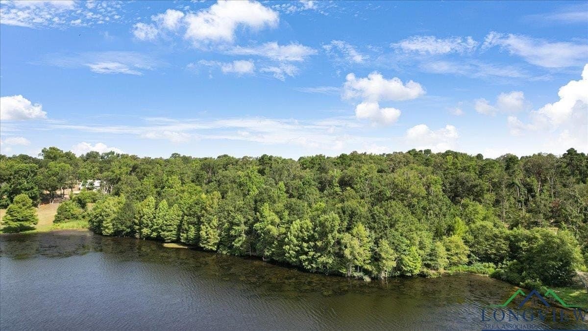 10.98 acres in Upshur County