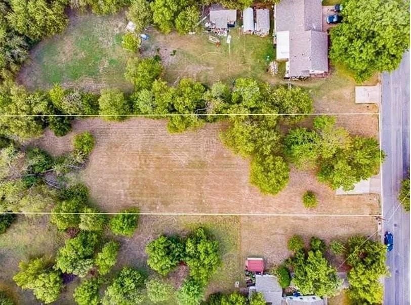 0.8 acres in Tarrant County gallery image 2
