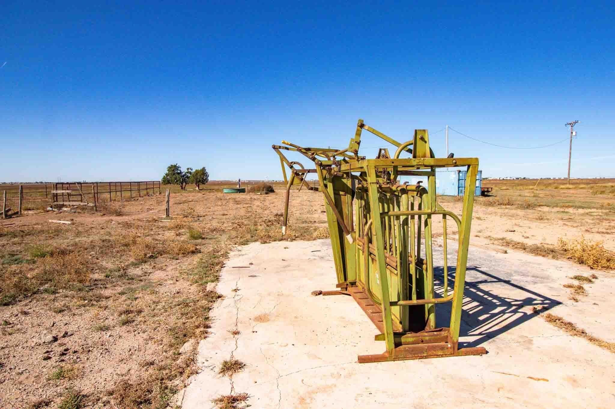 1,207.26 acres in Carson County - photo 34