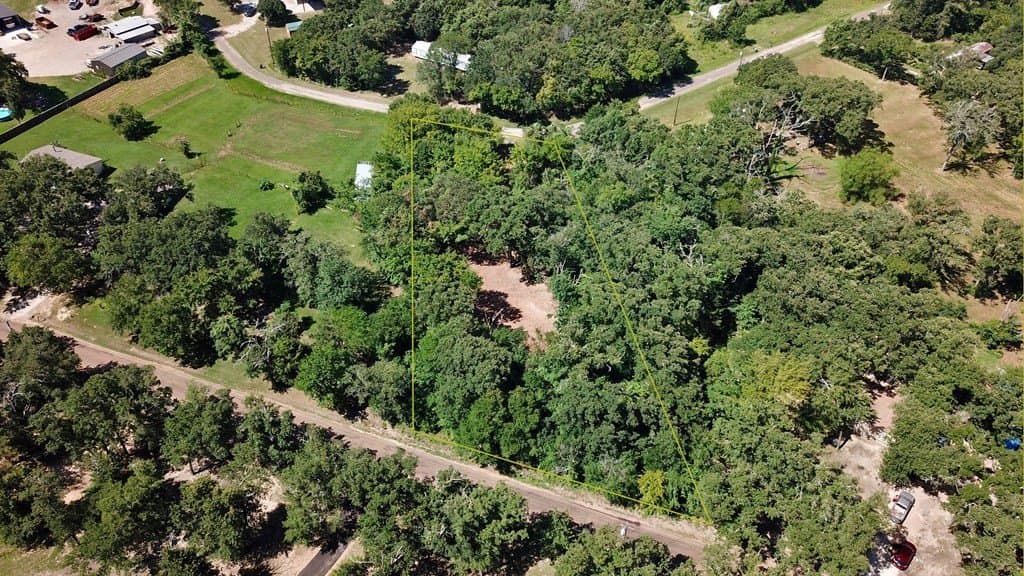 0.96 acres in Henderson County gallery image 2