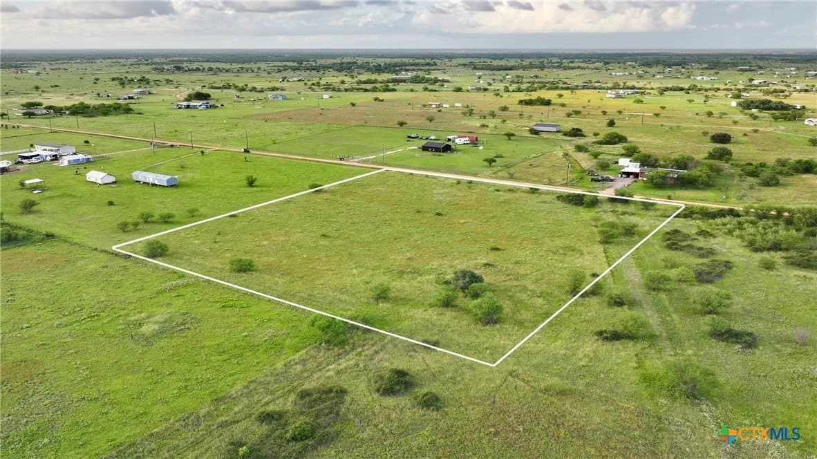 5.01 acres in Victoria County - photo 14
