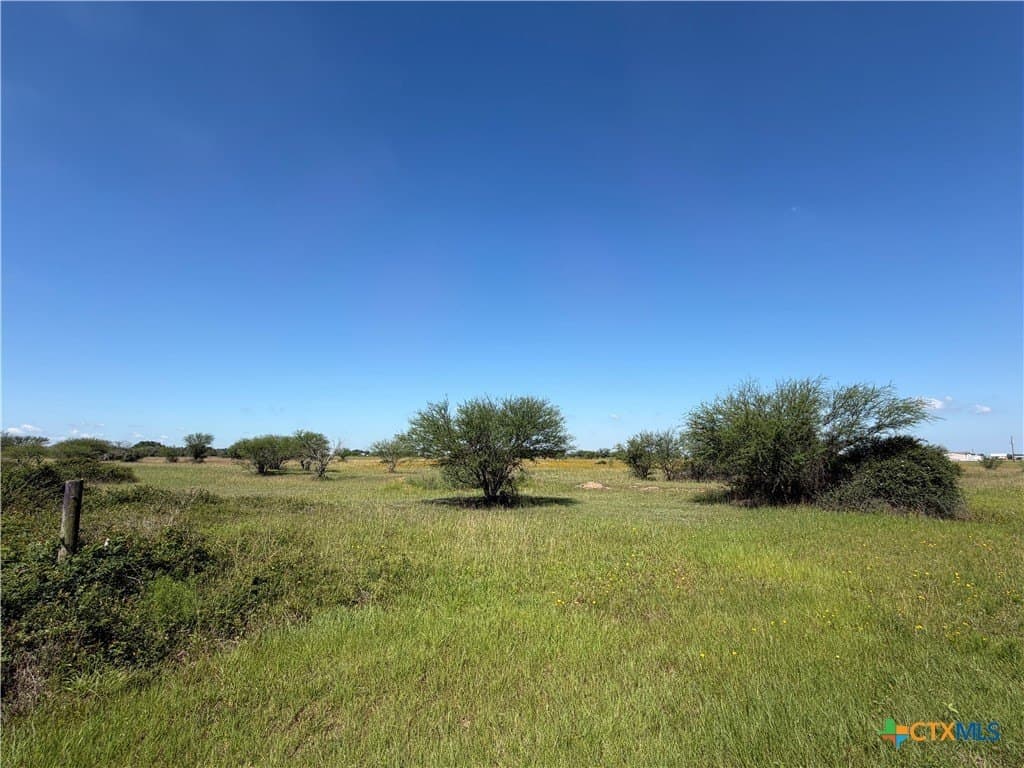 5.01 acres in Victoria County featured view