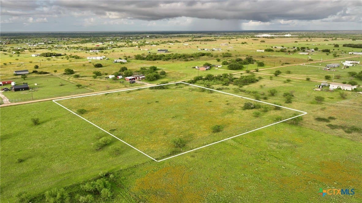 5.01 acres in Victoria County - photo 13