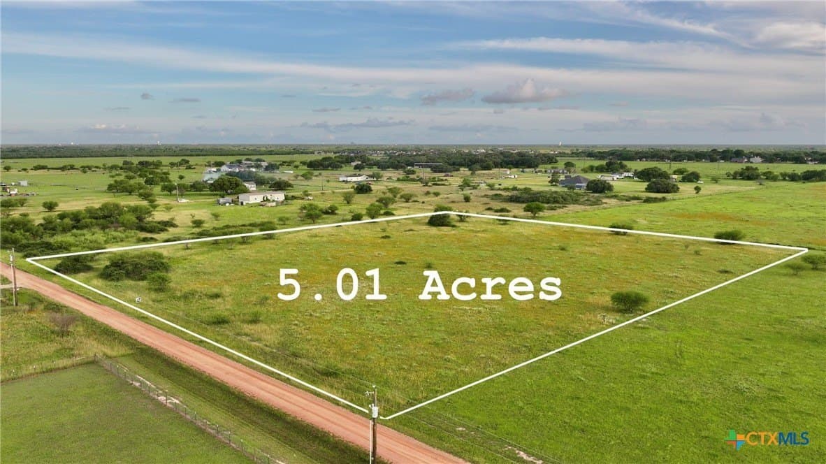 5.01 acres in Victoria County - photo 2