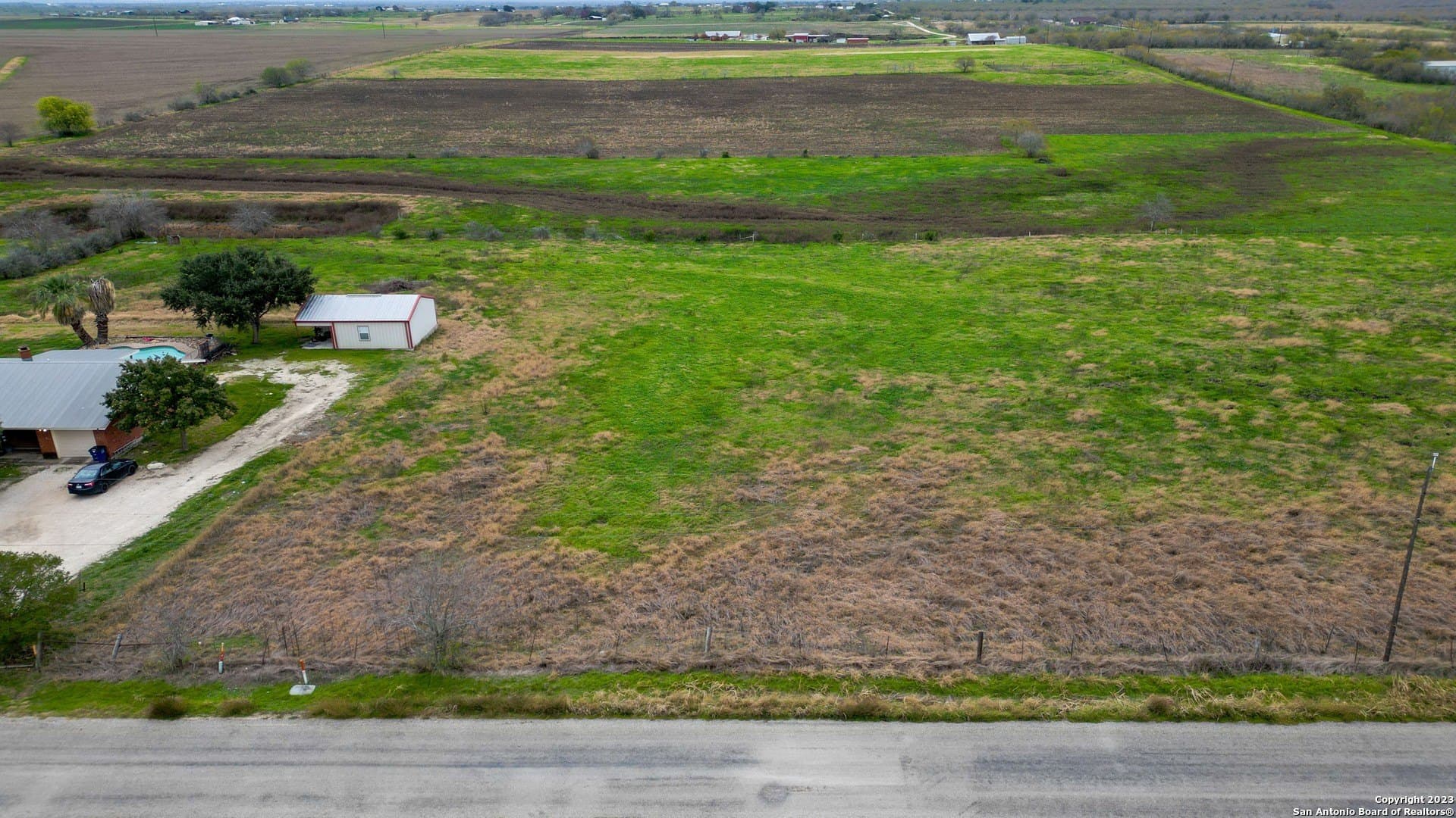 1.25 acres in Guadalupe County gallery image 3