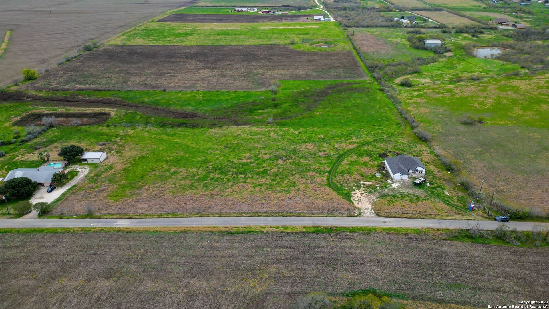 1.25 acres in Guadalupe County - photo 16