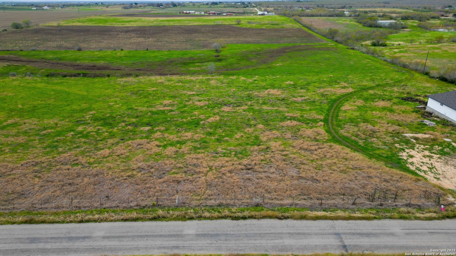 1.25 acres in Guadalupe County gallery image 4