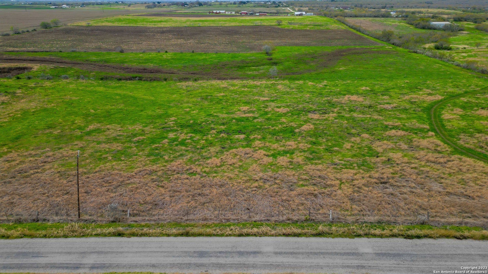 1.25 acres in Guadalupe County gallery image 2