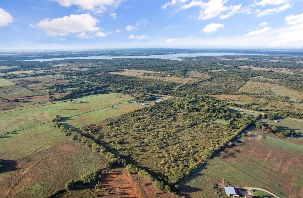 56.17 acres in Navarro County