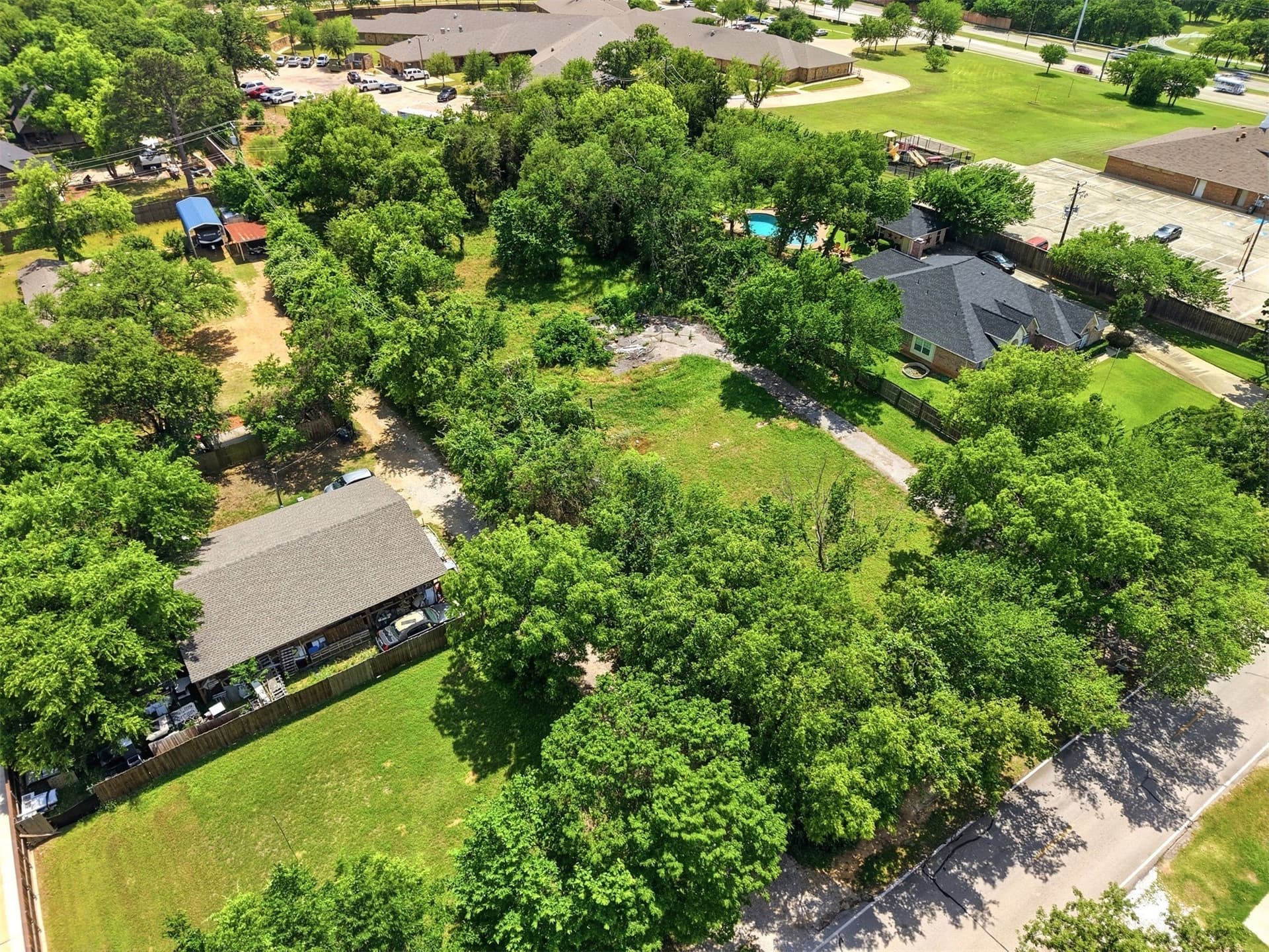 0.86 acres in Tarrant County gallery image 4