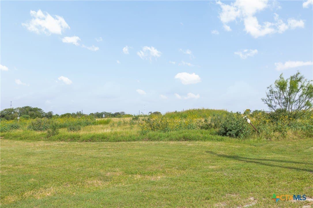 1.5 acres in Gonzales County - photo 13