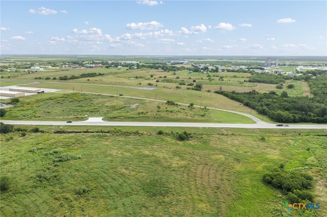 1.5 acres in Gonzales County - photo 32