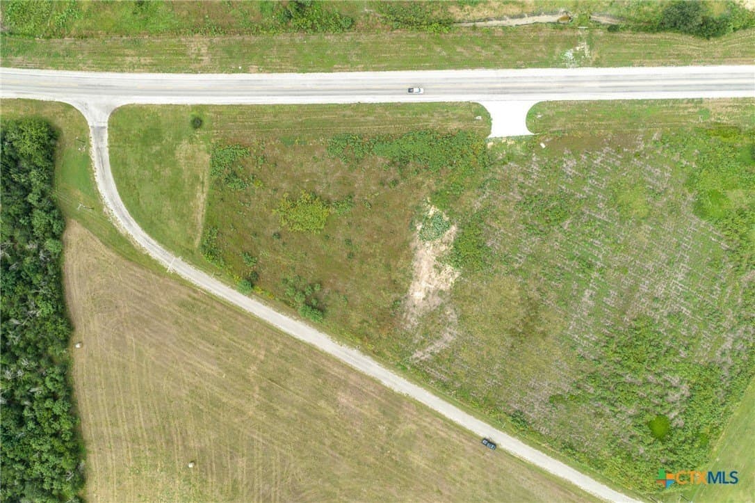 1.5 acres in Gonzales County - photo 24