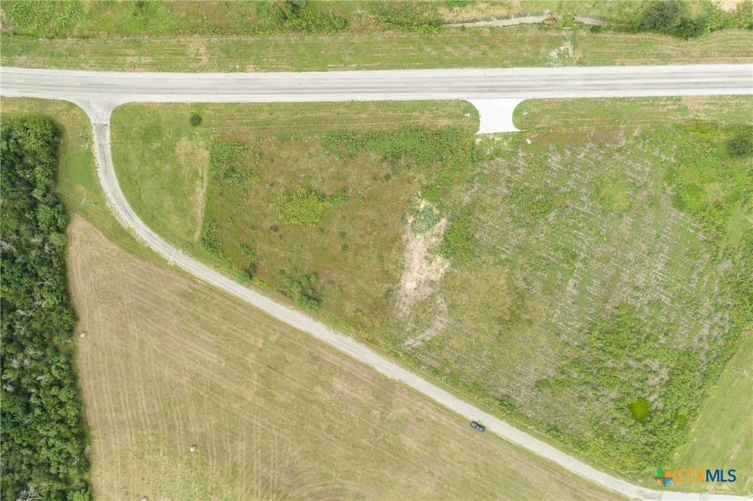 1.5 acres in Gonzales County - photo 26