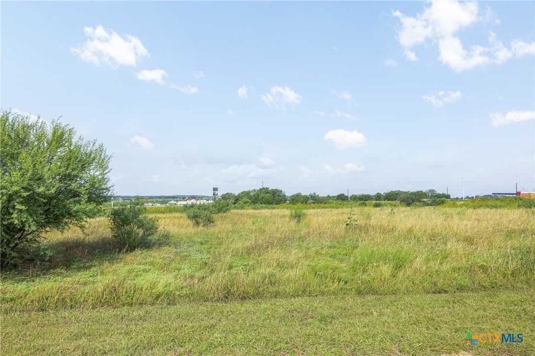 1.5 acres in Gonzales County - photo 14