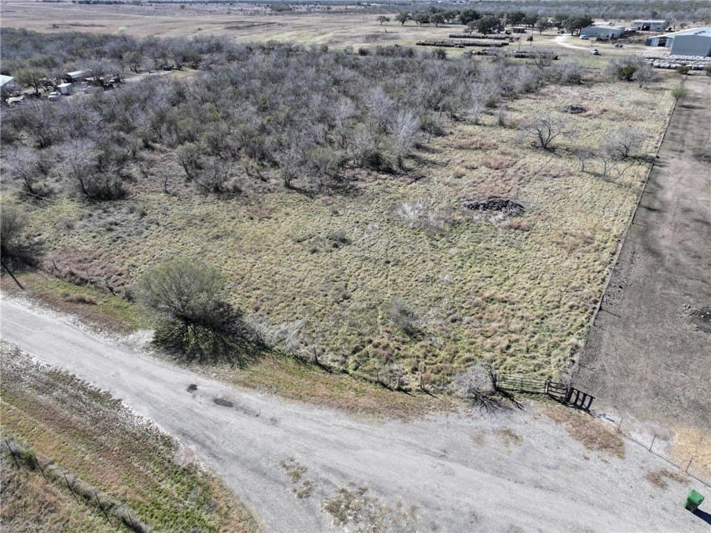 7.48 acres in Bee County gallery image 2