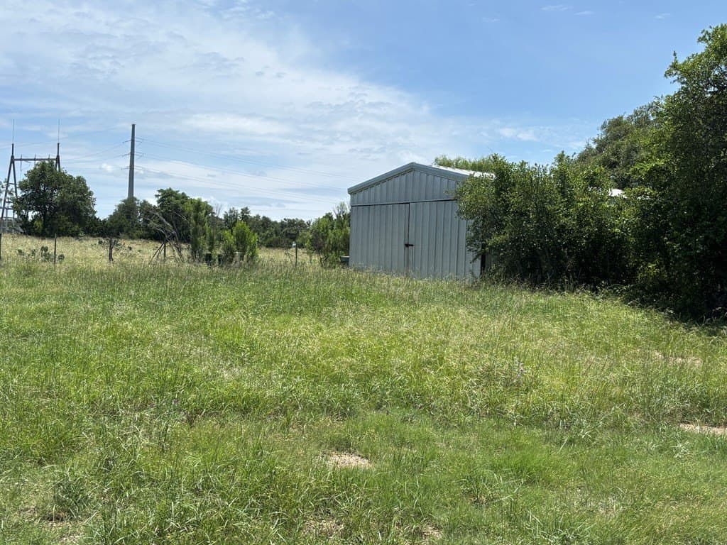1 acres in Edwards County gallery image 2