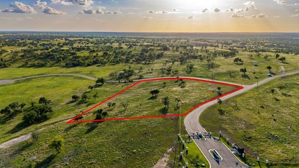3.05 acres in Gillespie County