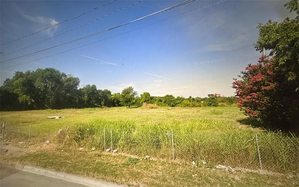1.95 acres in Dallas County