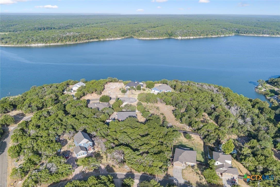 0.85 acres in Bell County - photo 4