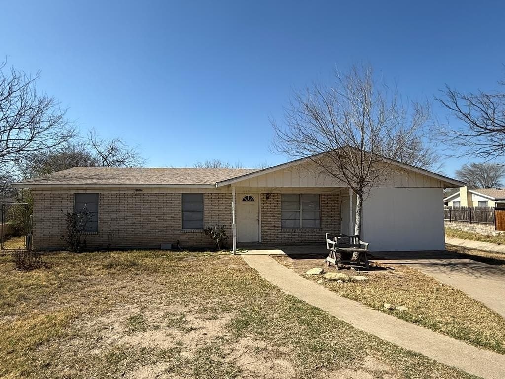 10,905 acres in Maverick County