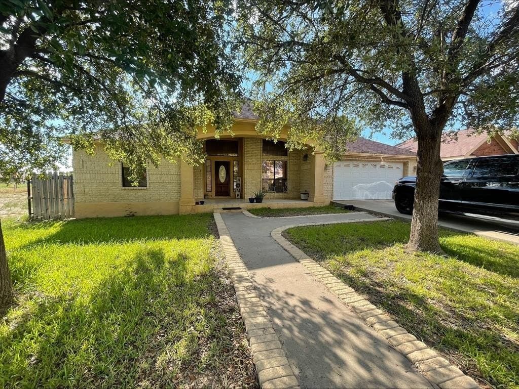 7,590 acres in Maverick County