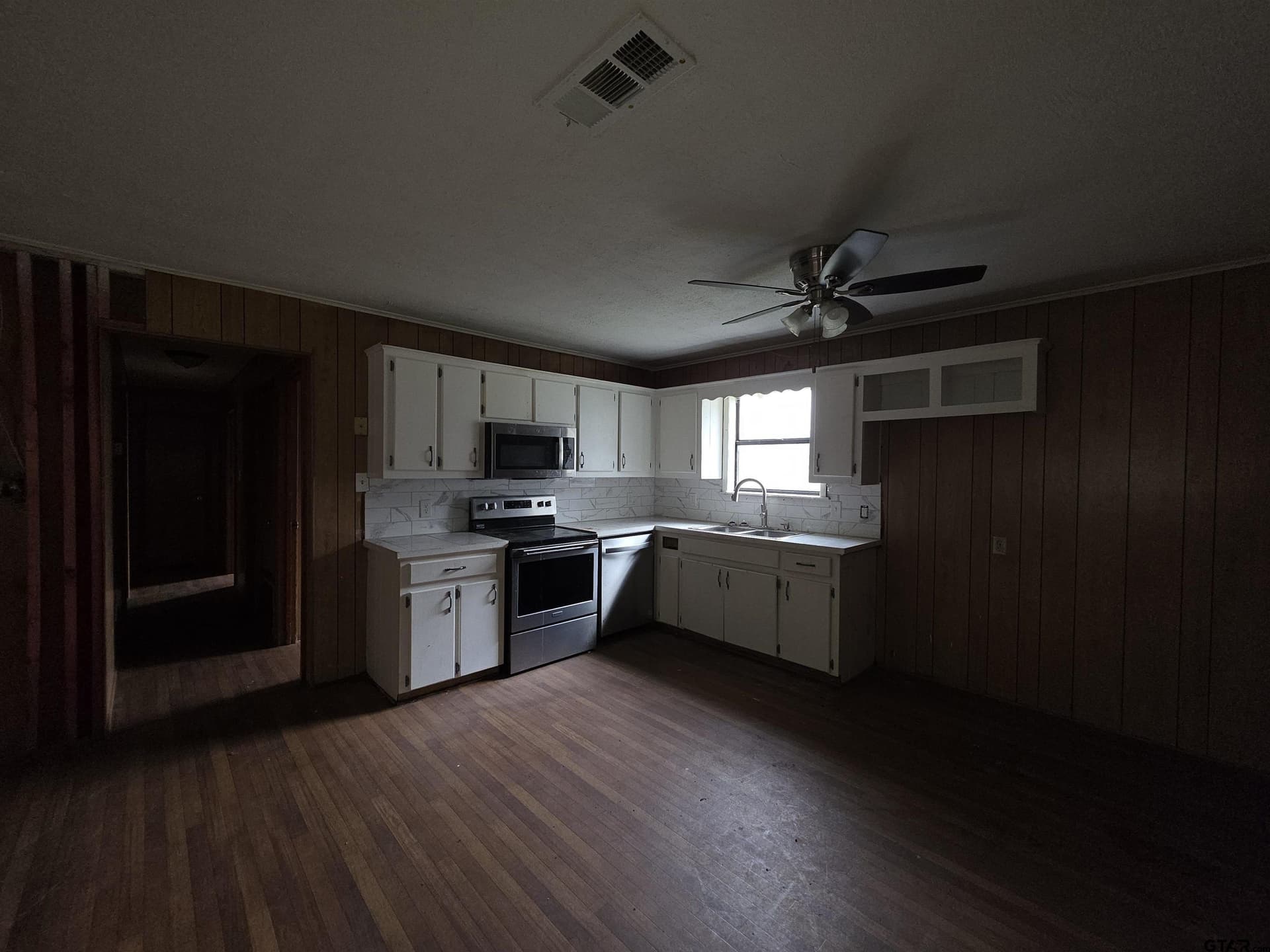 161.4 acres in Upshur County - photo 12
