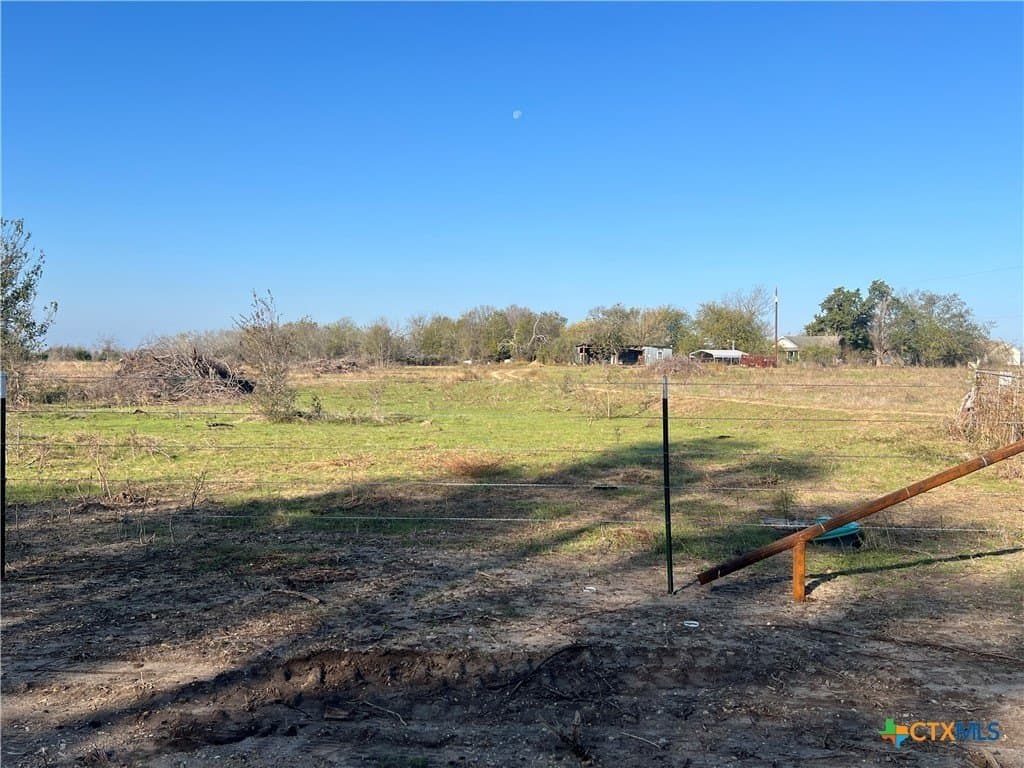 20 acres in Milam County - photo 8