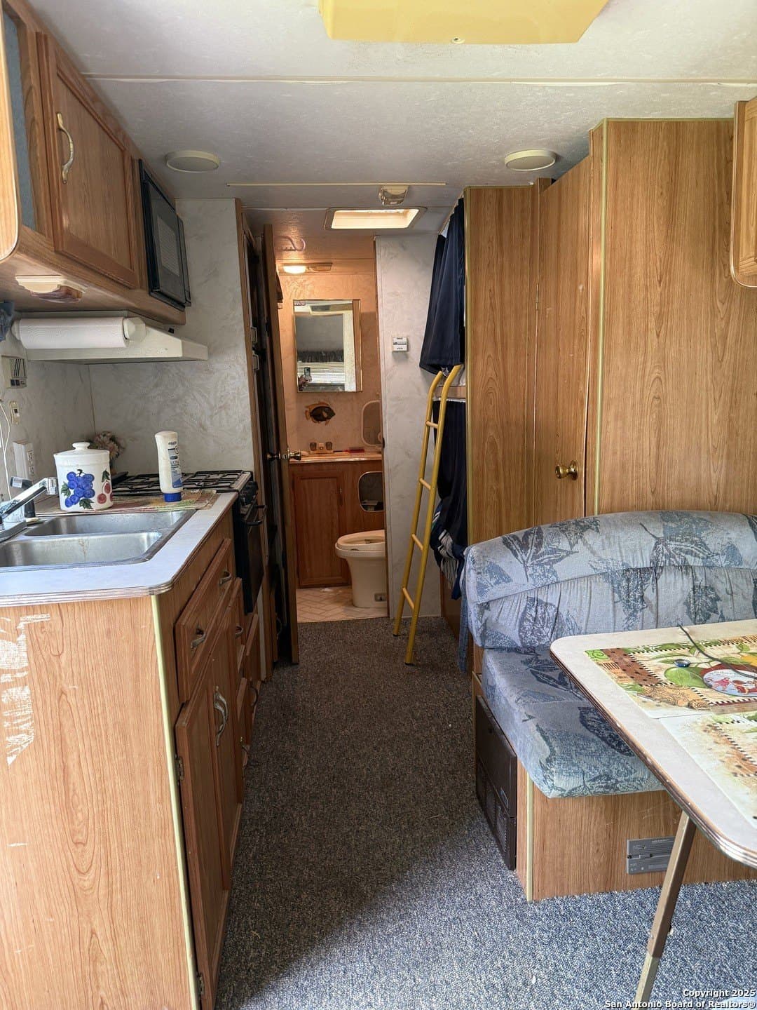 0.22 acres in Bandera County - photo 36