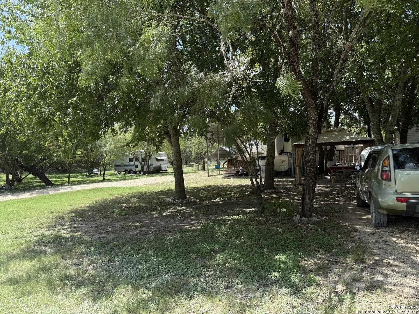 0.22 acres in Bandera County - photo 4