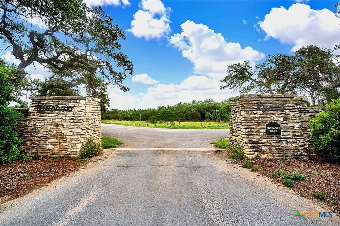 11.28 acres in Hays County gallery image 2