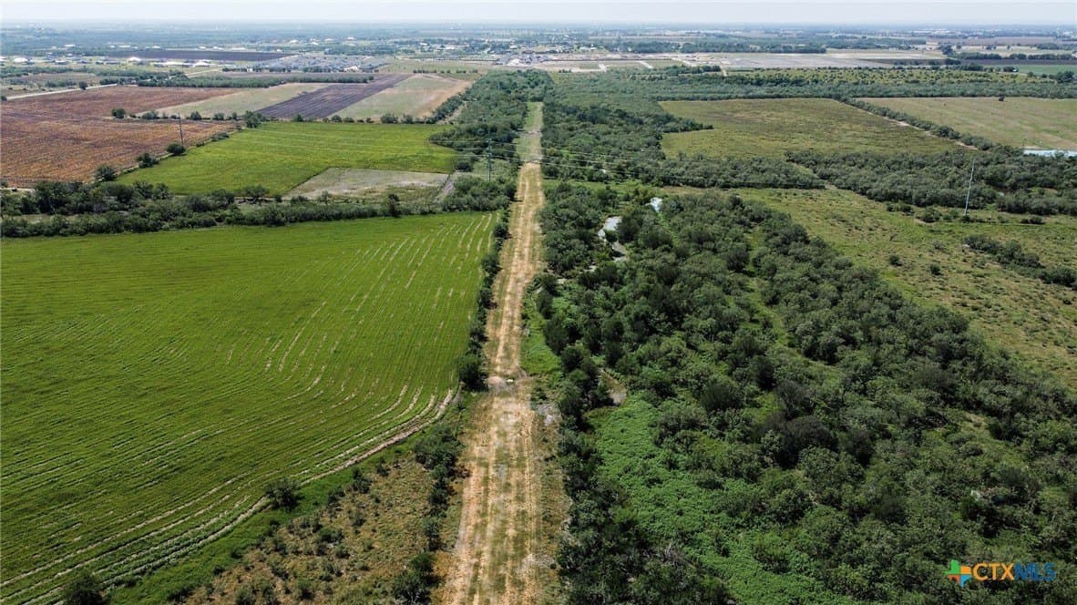104.7 acres in Guadalupe County - photo 8