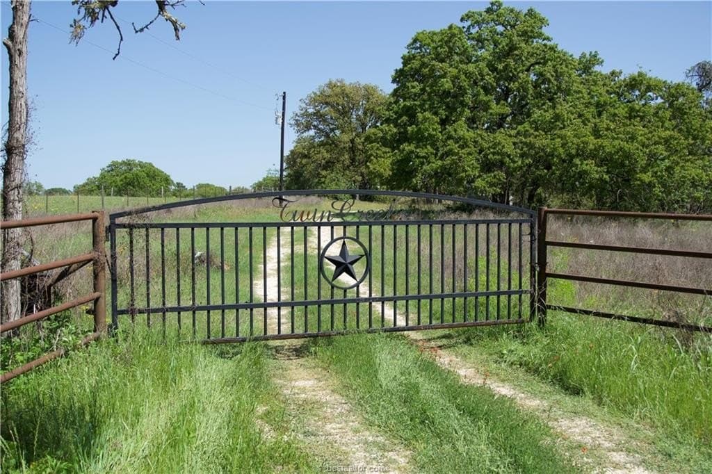 10 acres in Bastrop County