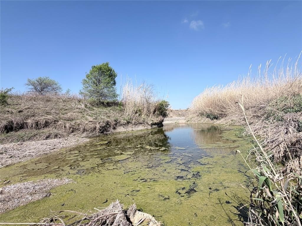 10 acres in Hill County gallery image 2