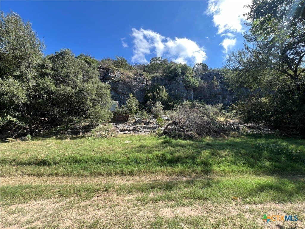 5.14 acres in Lampasas County